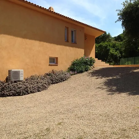 Les Hauts De Capicciola * Sainte-Lucie de Porto-Vecchio